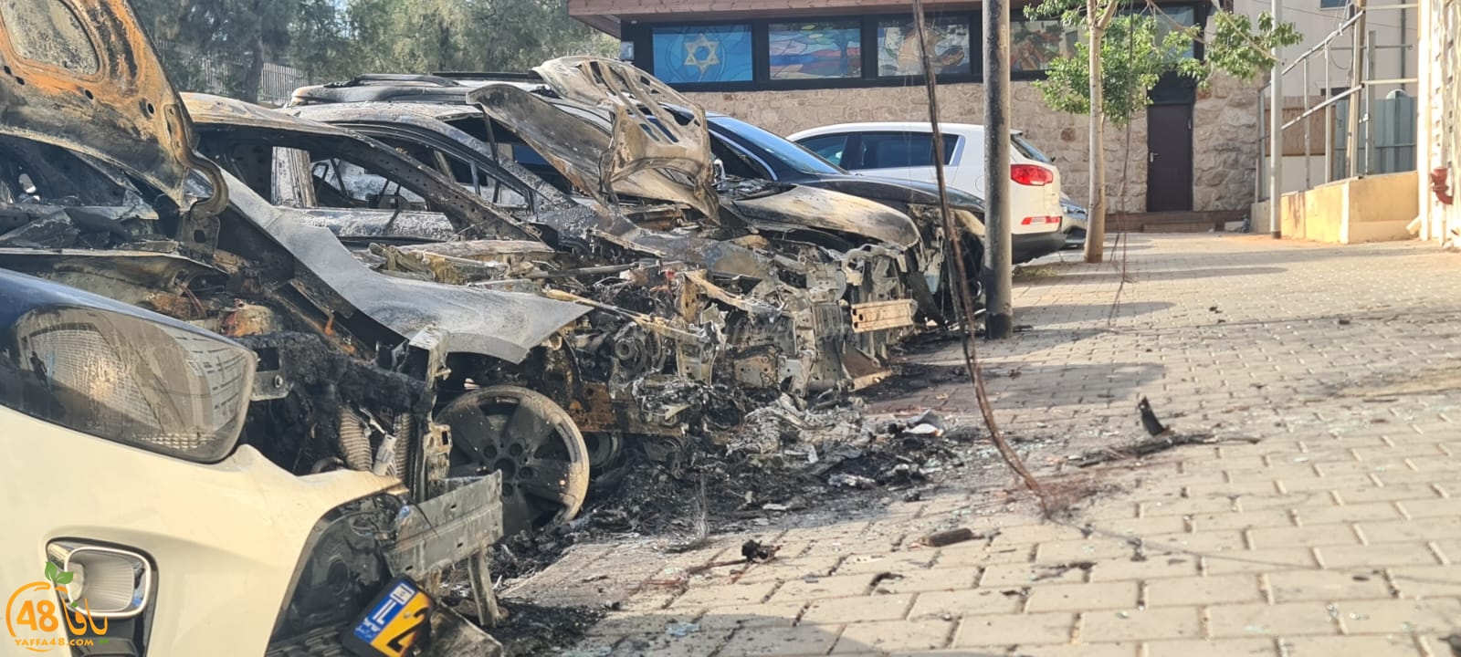 فجر اليوم: احراق 5 سيارات في حي العجمي بيافا 